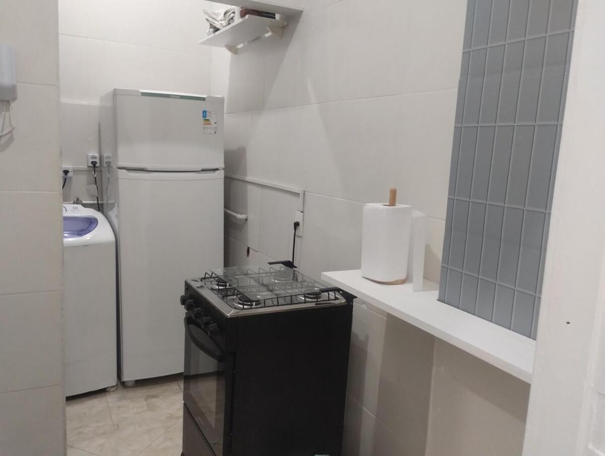 Apartamento 1 Com Sala E Varanda Espacosa *